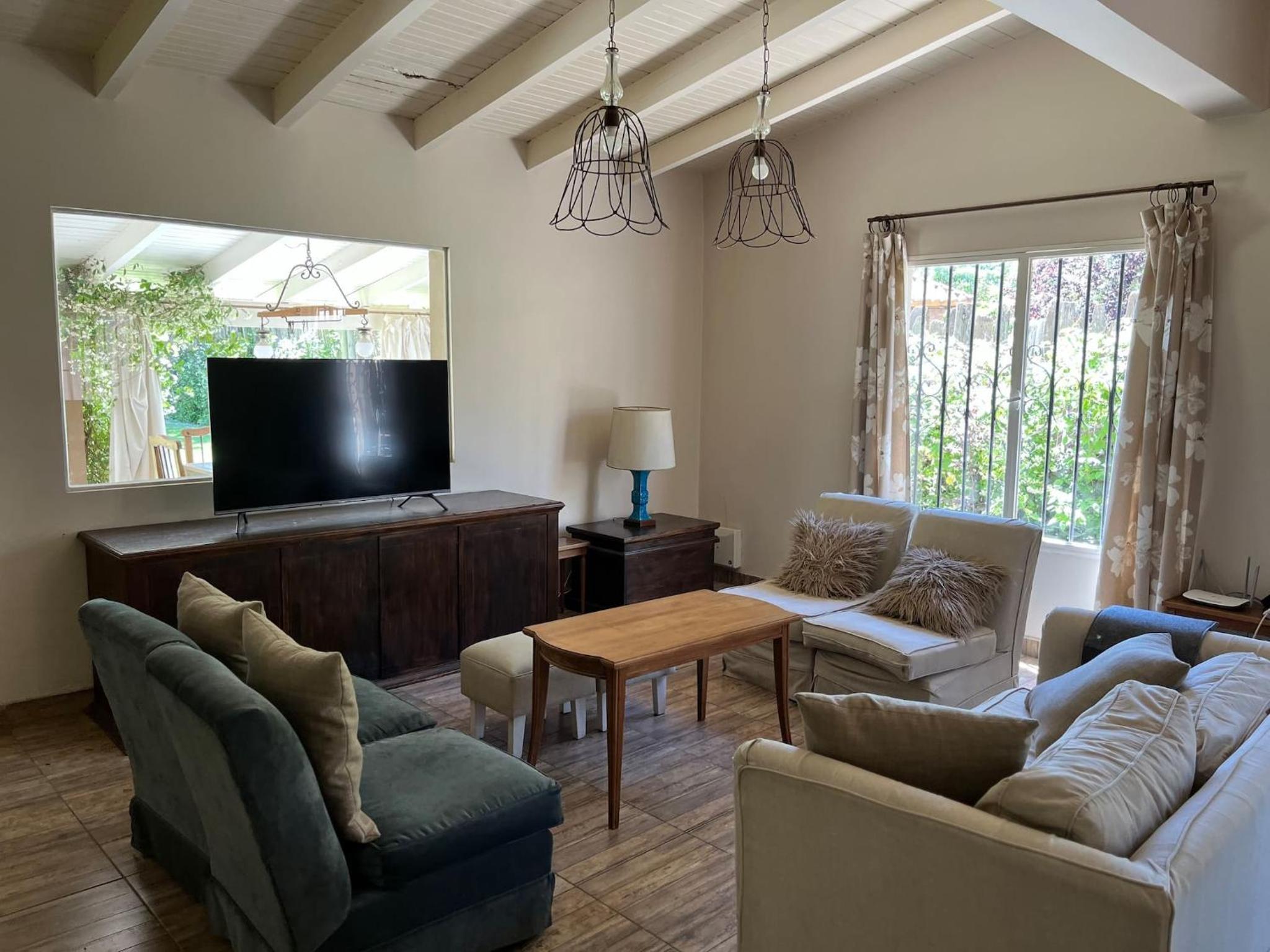 Casa Juanita en Chacras, con Pileta y Jardín