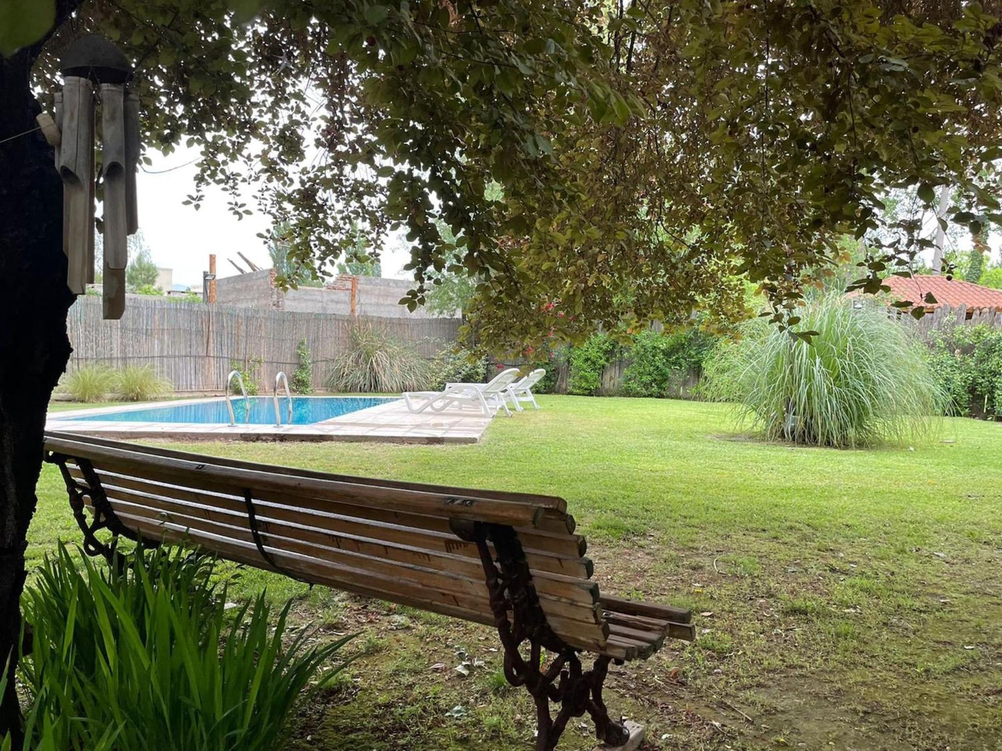 Casa Juanita en Chacras, con Pileta y Jardín