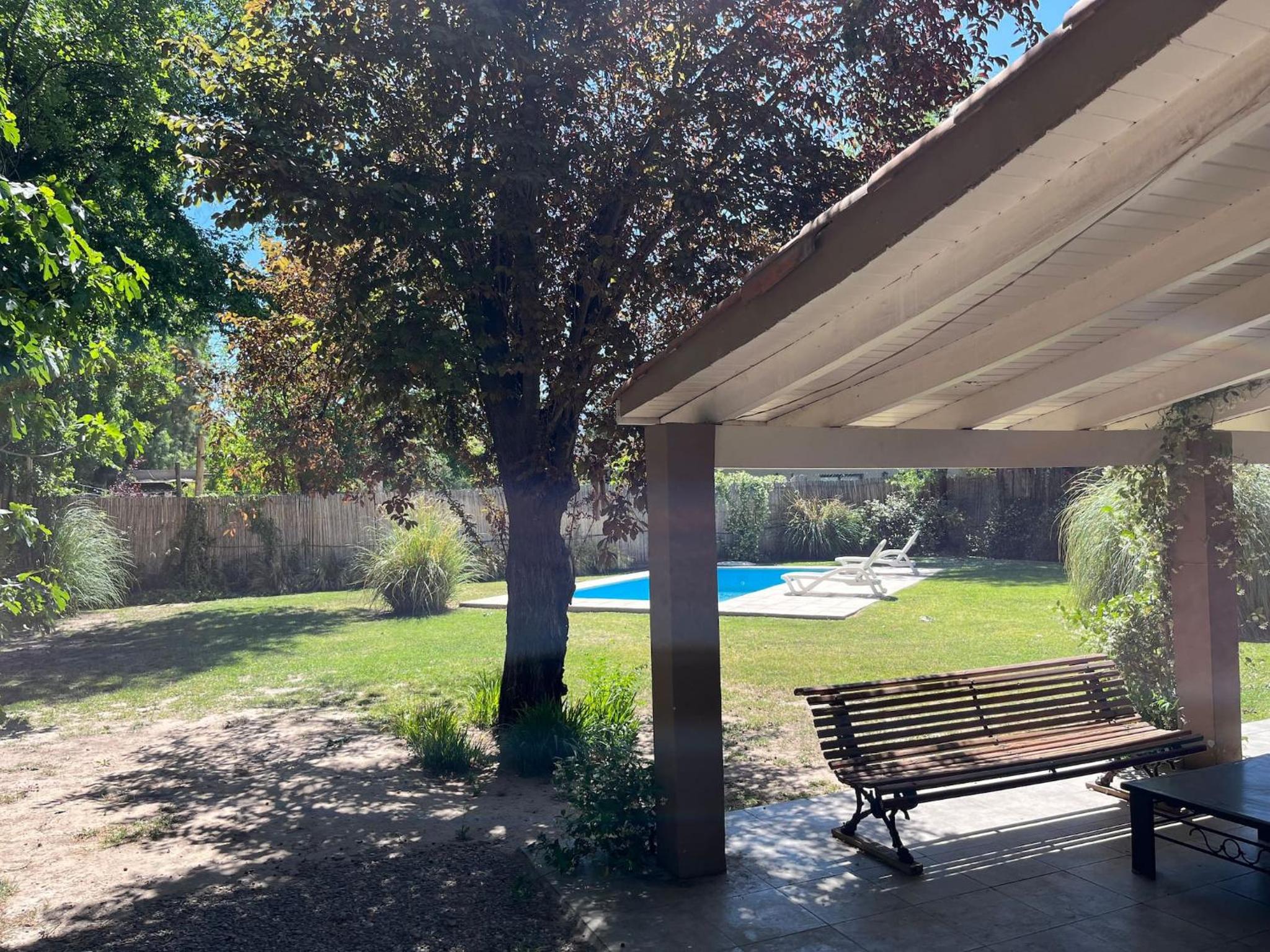 Casa Juanita en Chacras, con Pileta y Jardín