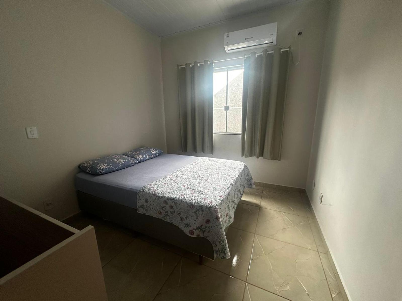 Casa confortável para até 4 pessoas - 2 quartos - ótima localização