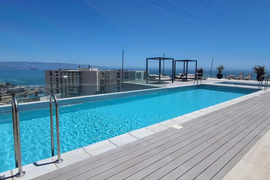 Amplio dpto, vista insuperable, 2 parkings