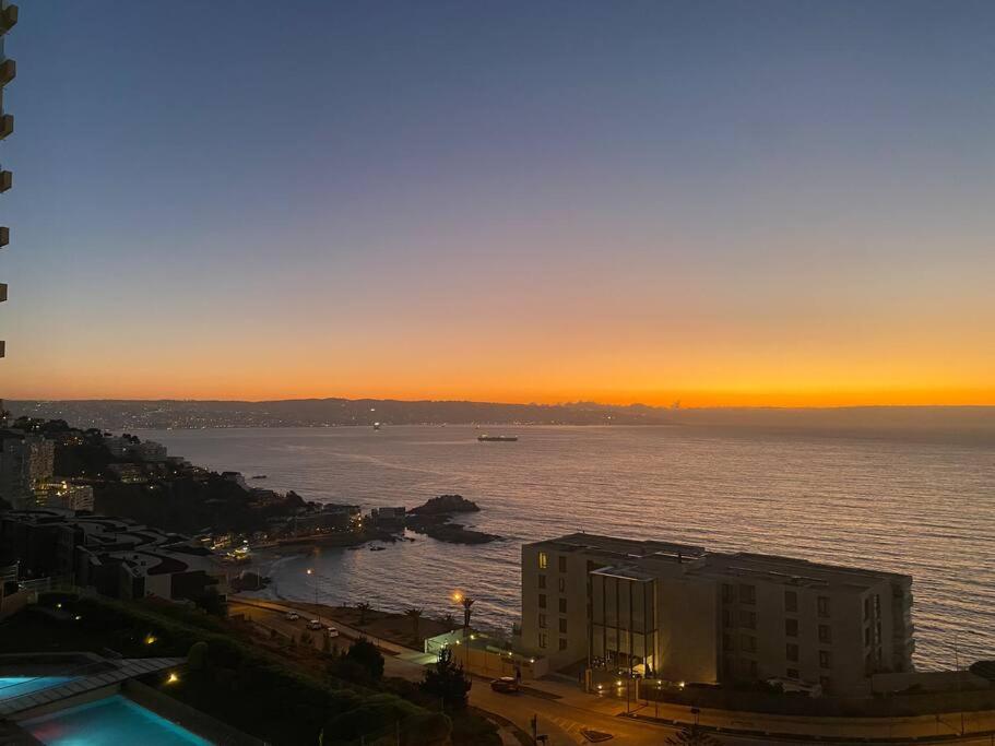 Amplio dpto, vista insuperable, 2 parkings
