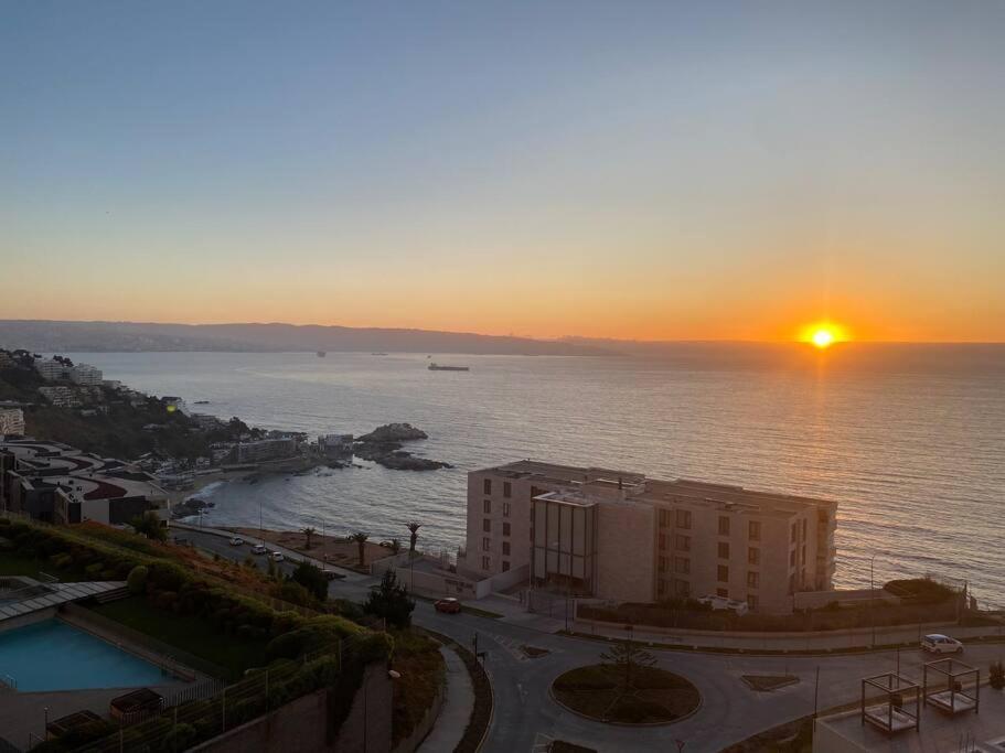 Amplio dpto, vista insuperable, 2 parkings