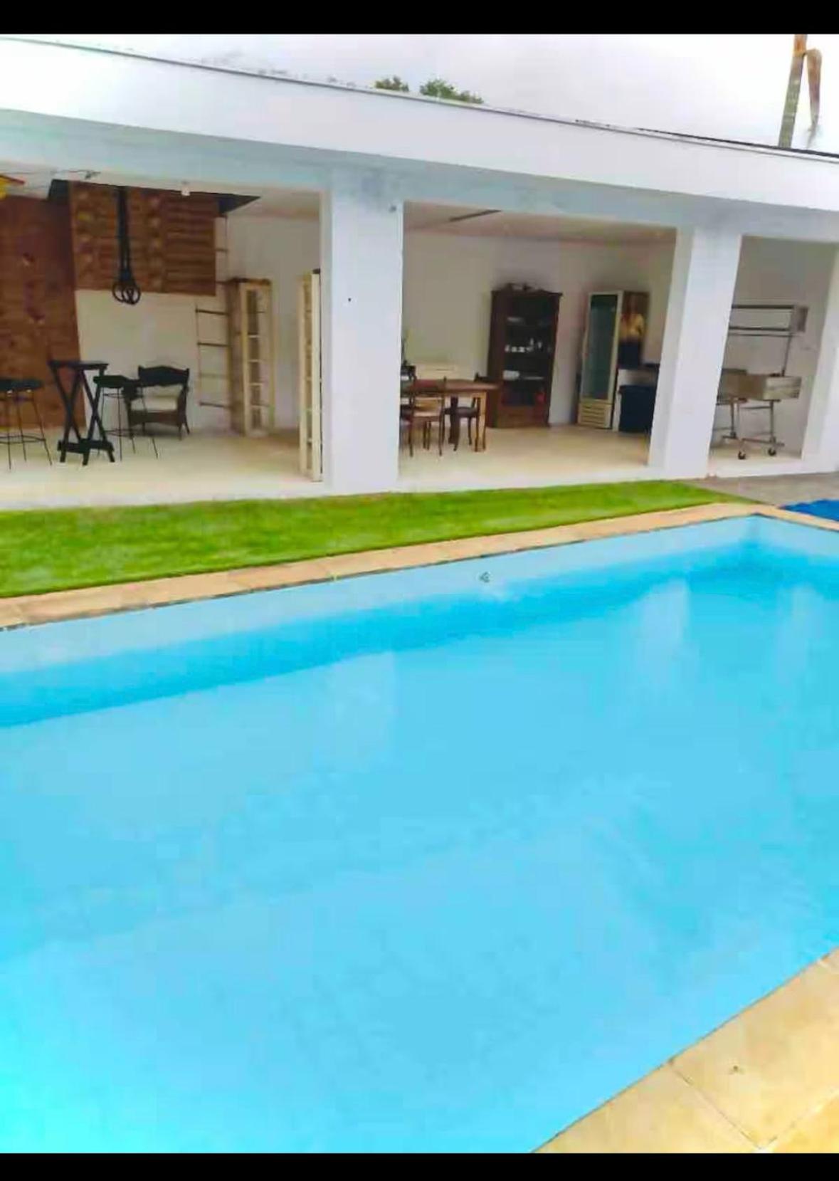 Casa linda e bem localizada