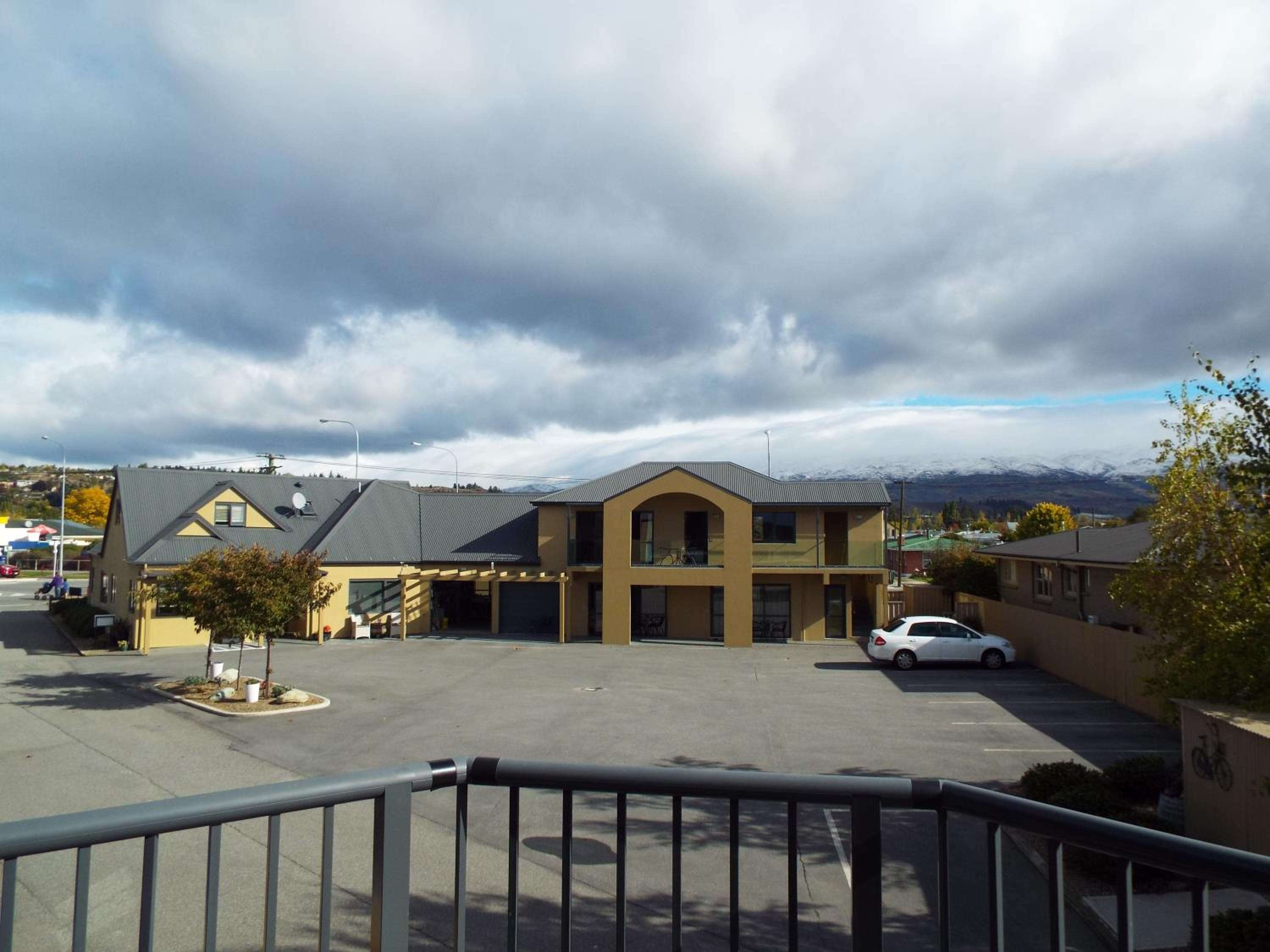 Avenue Motel