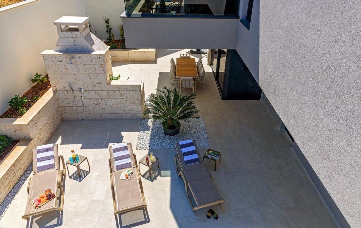 4br Prestigious Villa With Heated Pool In Marina Trogir view 2