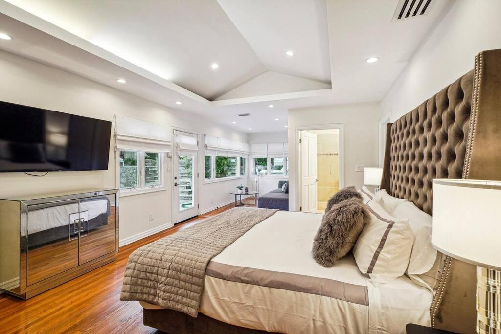 Entire luxury House with Pool Los Angeles