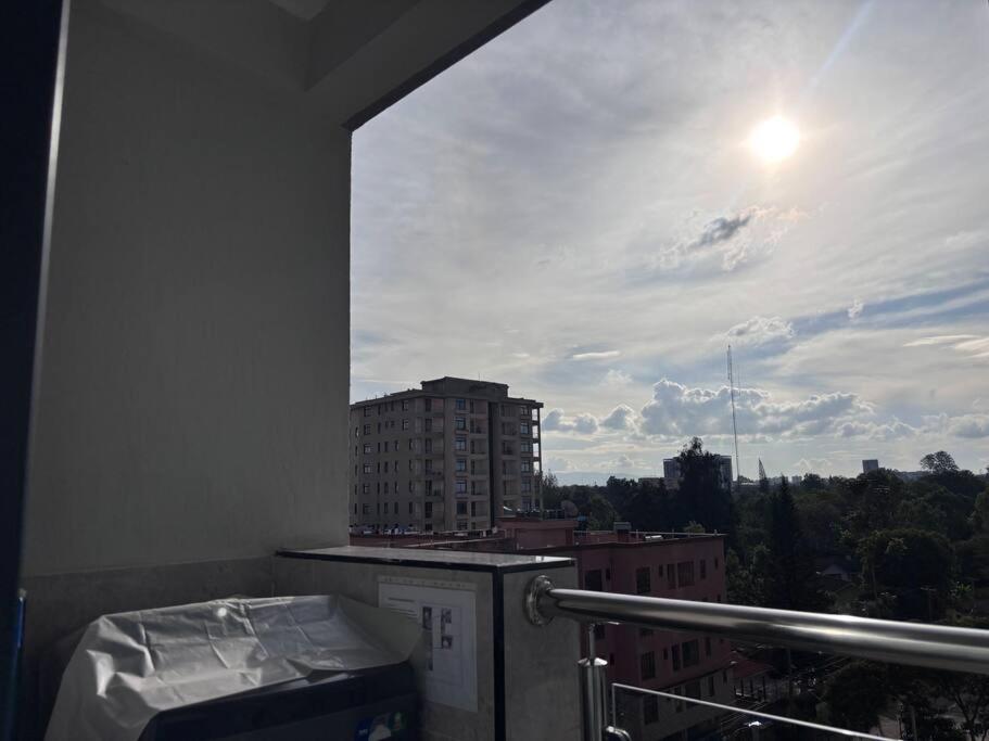 Sunset Views with Gym & Work Desk in Kilimani view 5