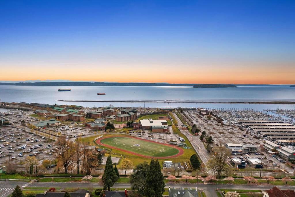3 bed 2 bath Home by Waterfront & Providence Hospital view 4