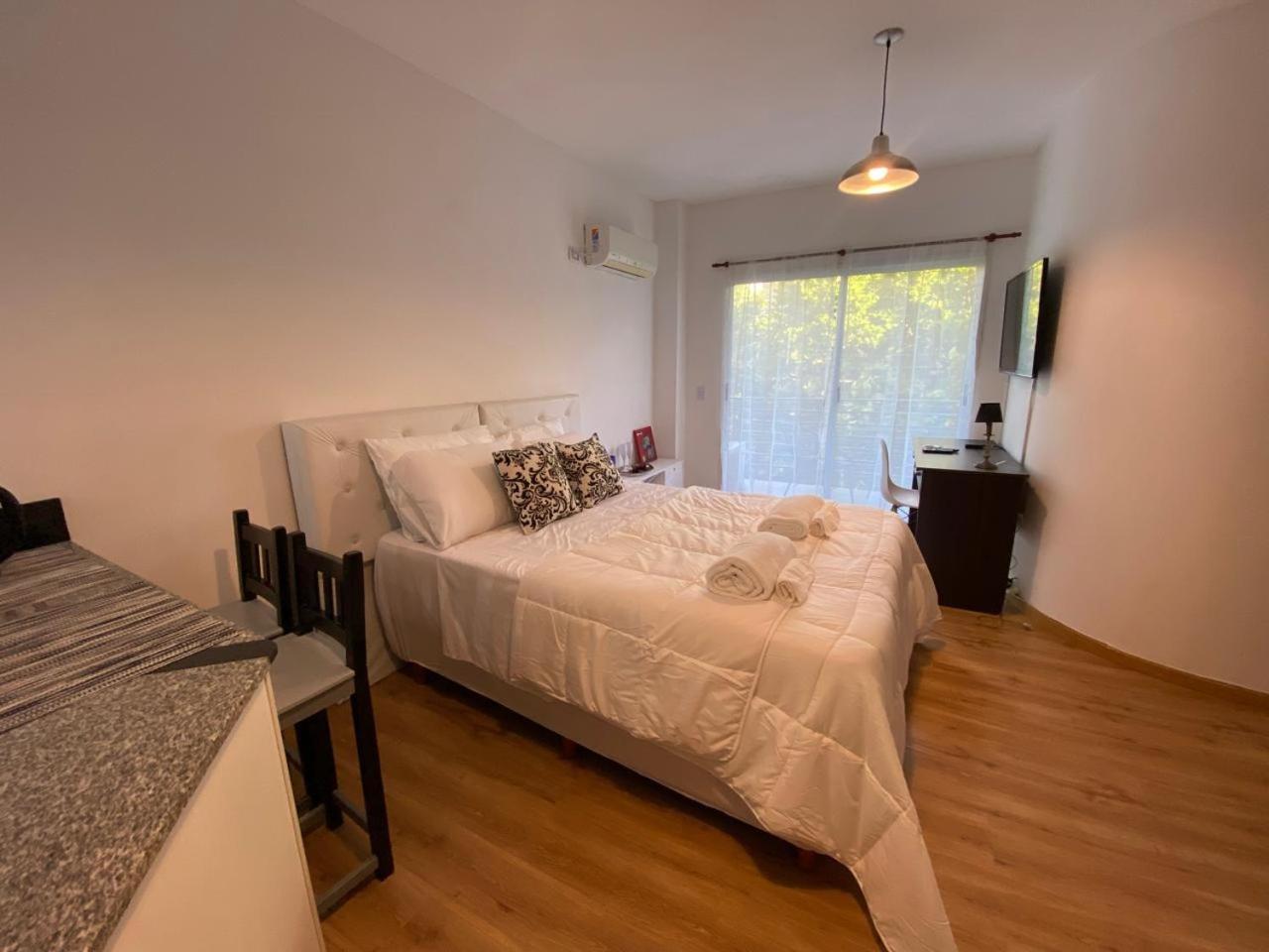 Moderno monoambiente nuevo con balcon a la calle en barrio Belgrano