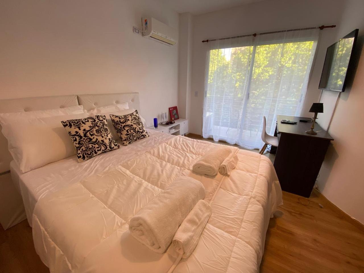 Moderno monoambiente nuevo con balcon a la calle en barrio Belgrano