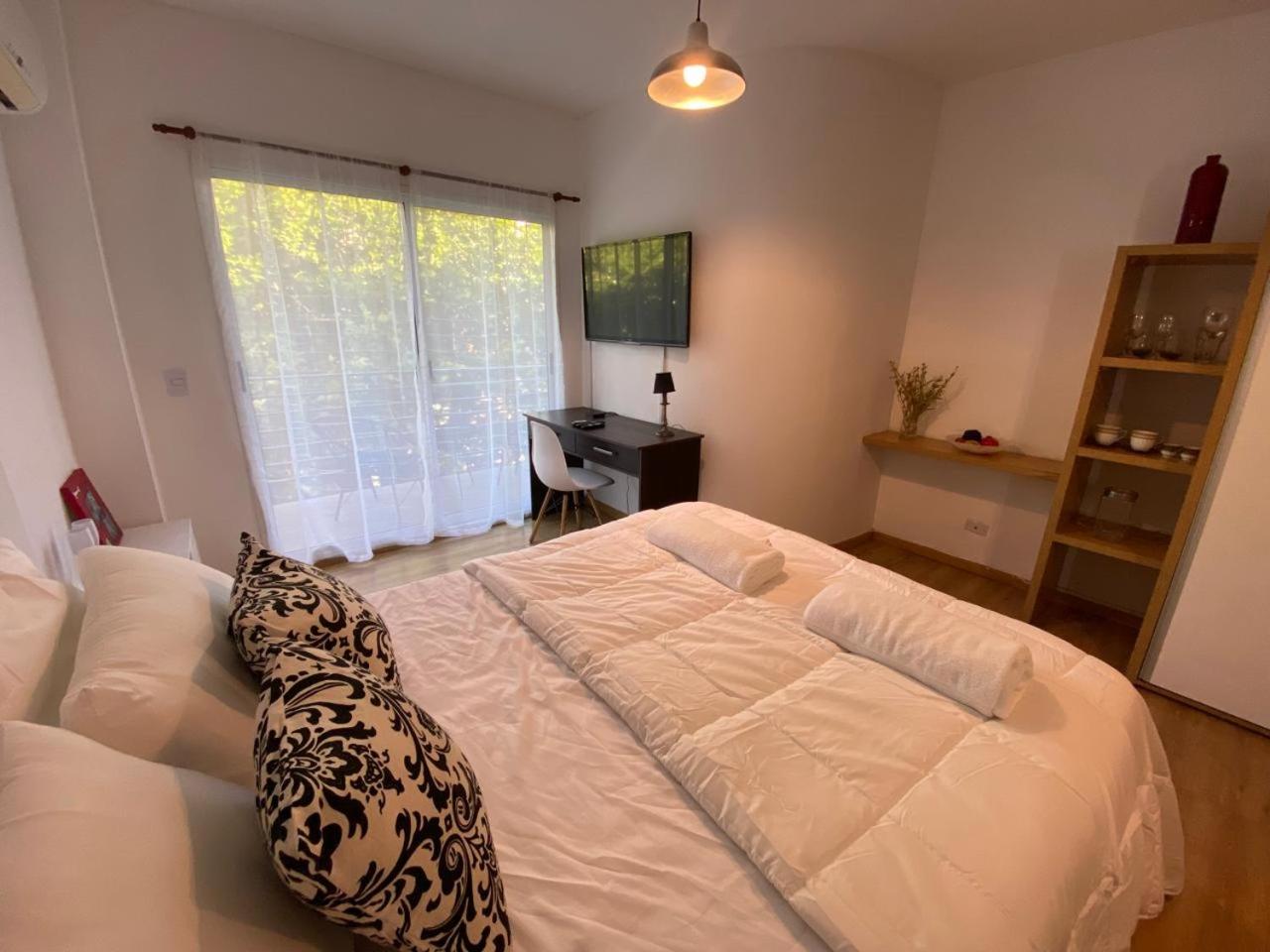 Moderno monoambiente nuevo con balcon a la calle en barrio Belgrano