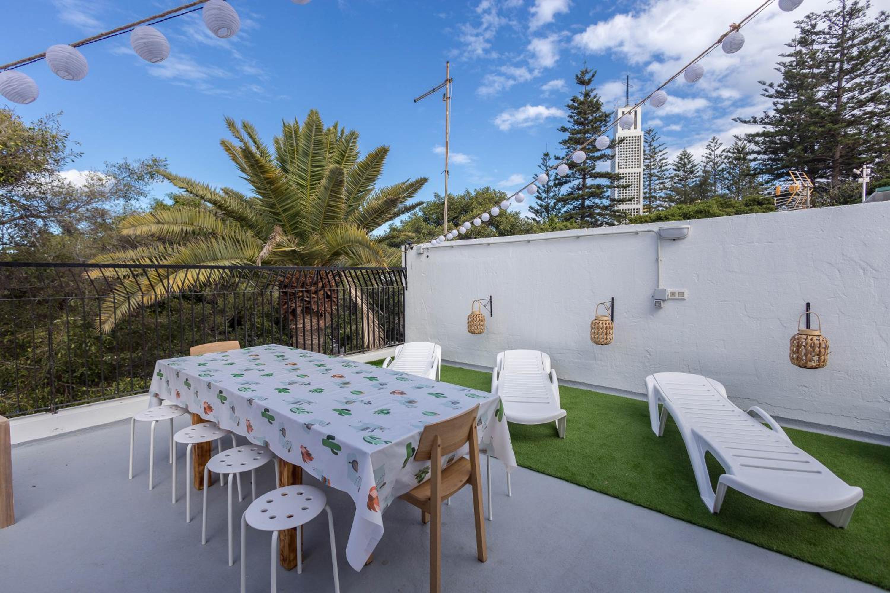 Mol-Terrace, En-Suite Bathroom, Fridge & TV view 4
