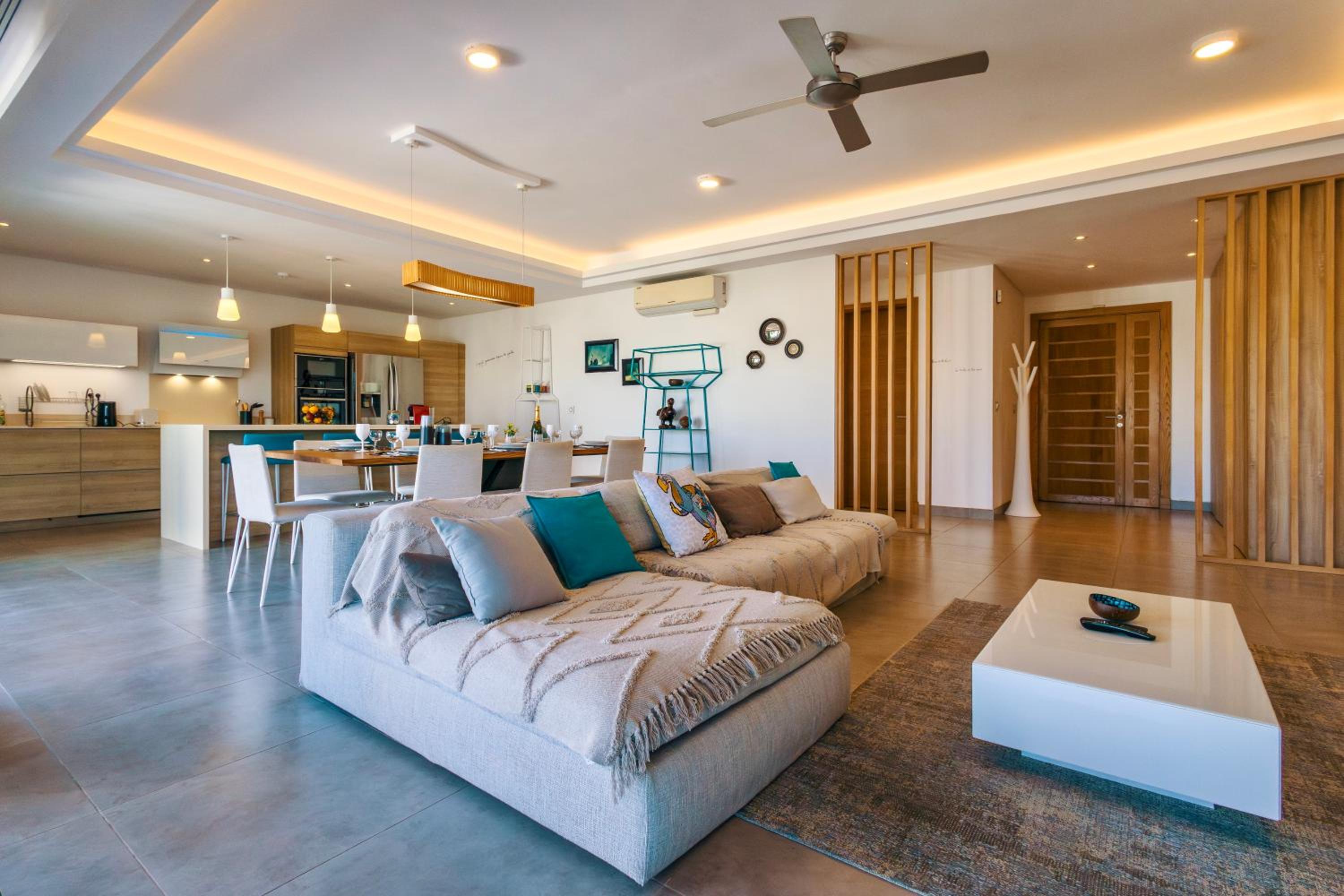 Luxury Penthouse with Jacuzzi, 2 min to Beach view 5