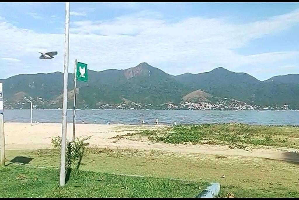 Casa Inteira 100 metros da Praia Localização Perfeita