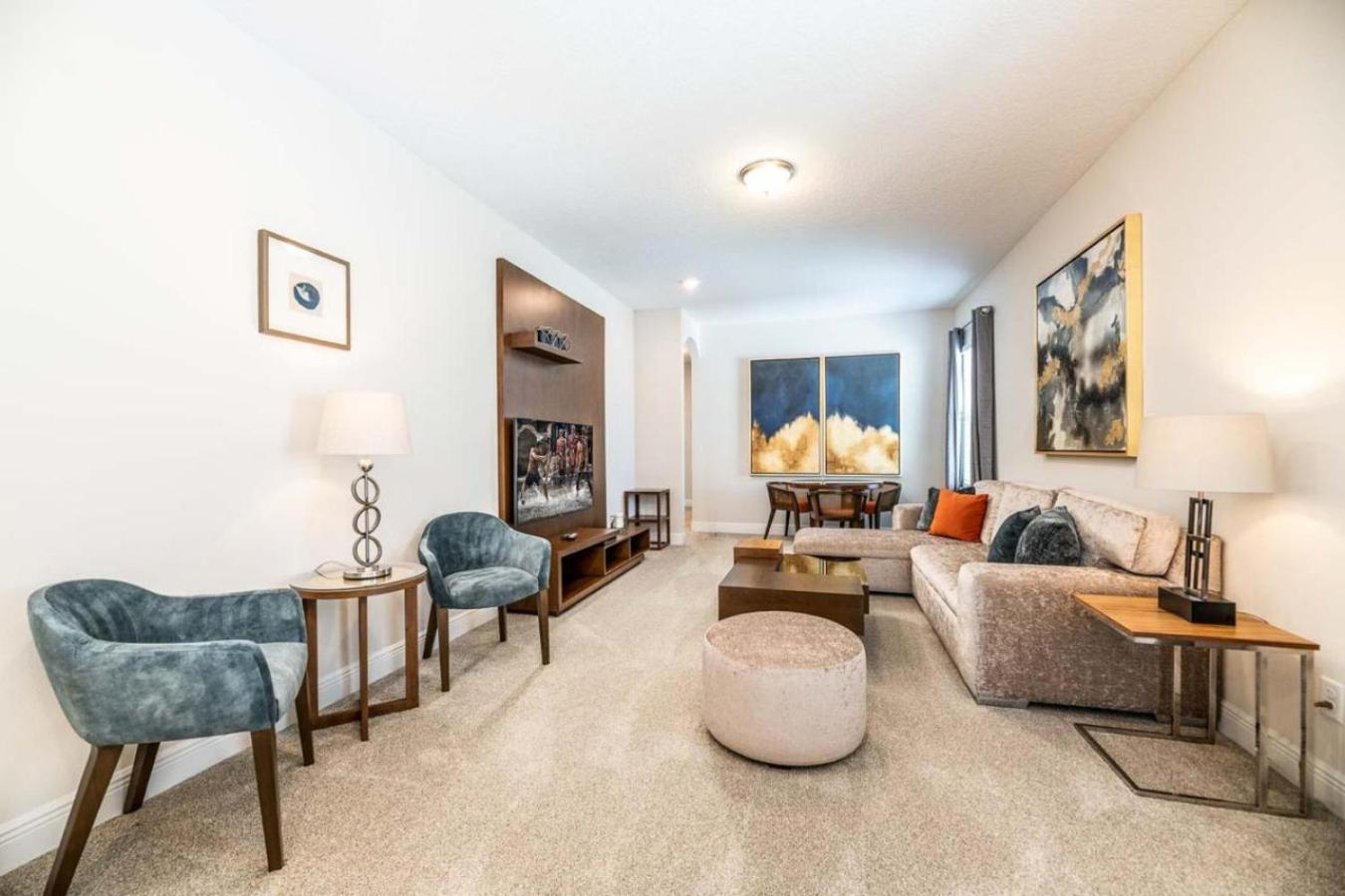 Stunning Spacious 6 Bed Villa with Themed Games Room