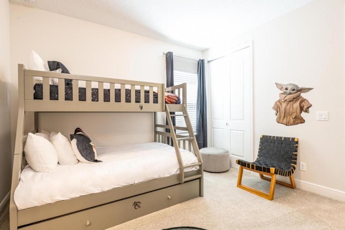 Stunning Spacious 6 Bed Villa with Themed Games Room