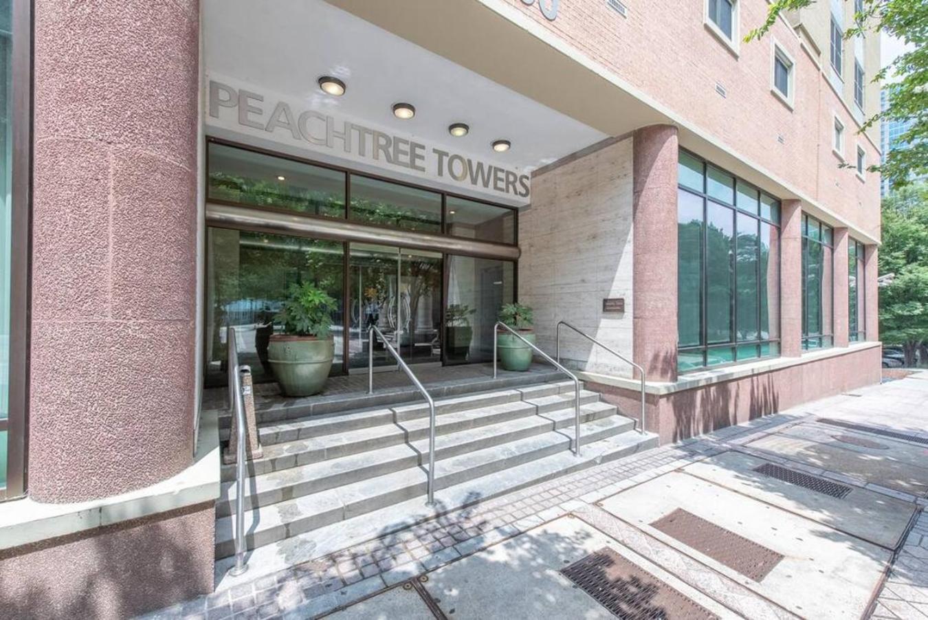 Condo With Skyline Views Near Peachtree Center view 4