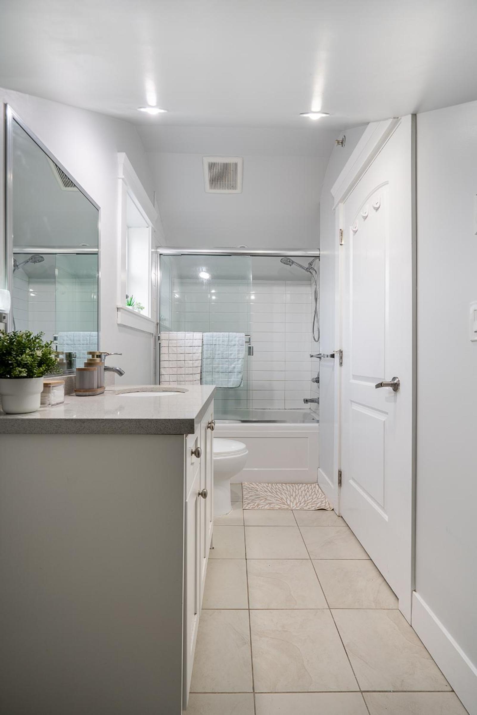 Cozy and Modern 2br guesthouse