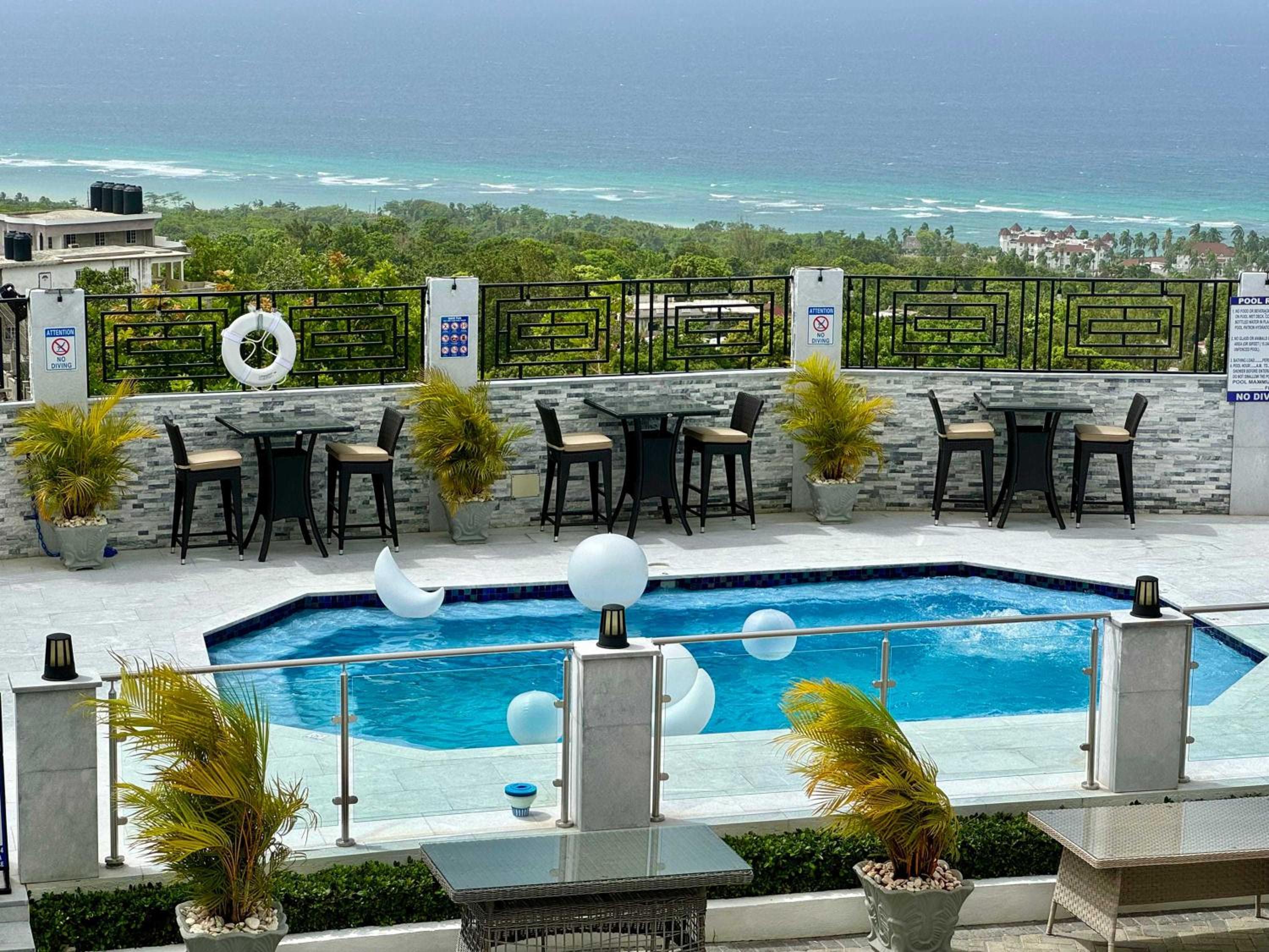 Hospitality Expert BTS 10BR Pool Chef view 2