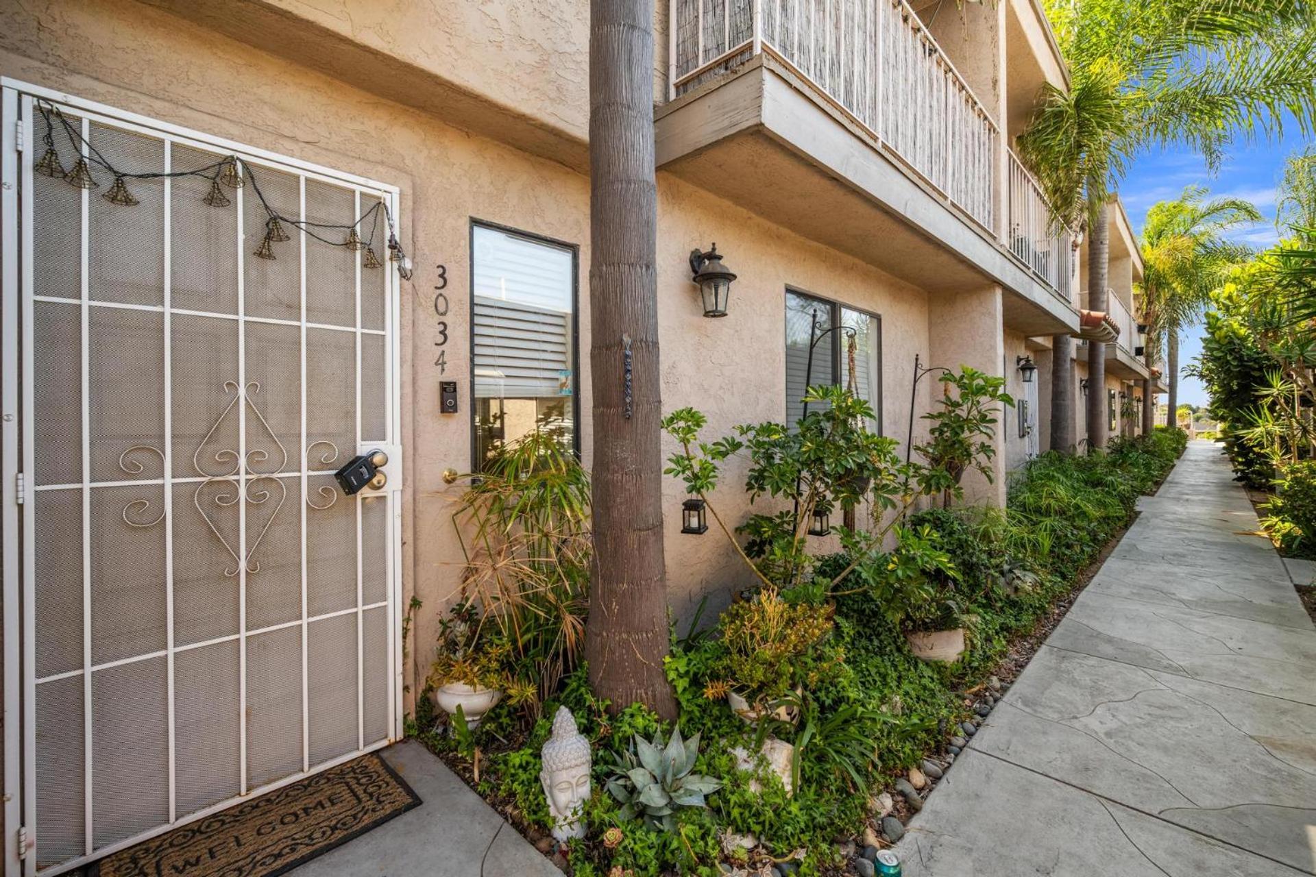 Mission Hills Dream - BBQ, Patios, AC, Parking view 2