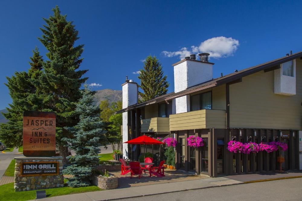 Jasper Vacations - Jasper Inn  Suites by INNhotels - Property Image 1
