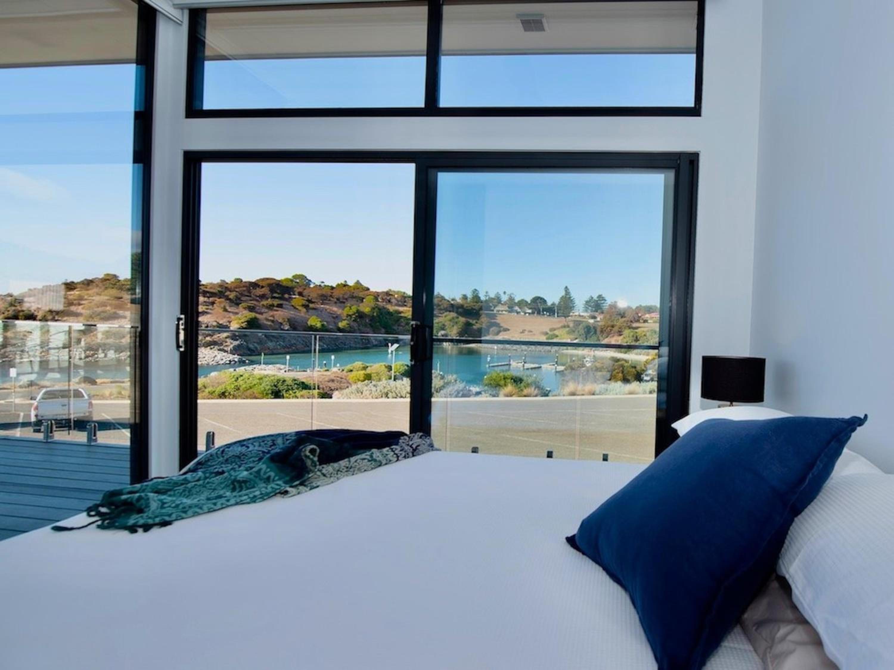 Apartment 01 The SS Karatta Sleeps 4