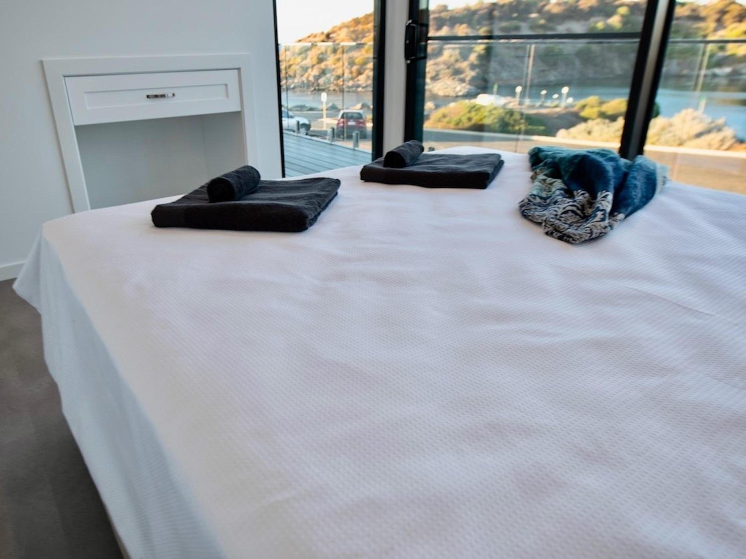Apartment 01 The SS Karatta Sleeps 4