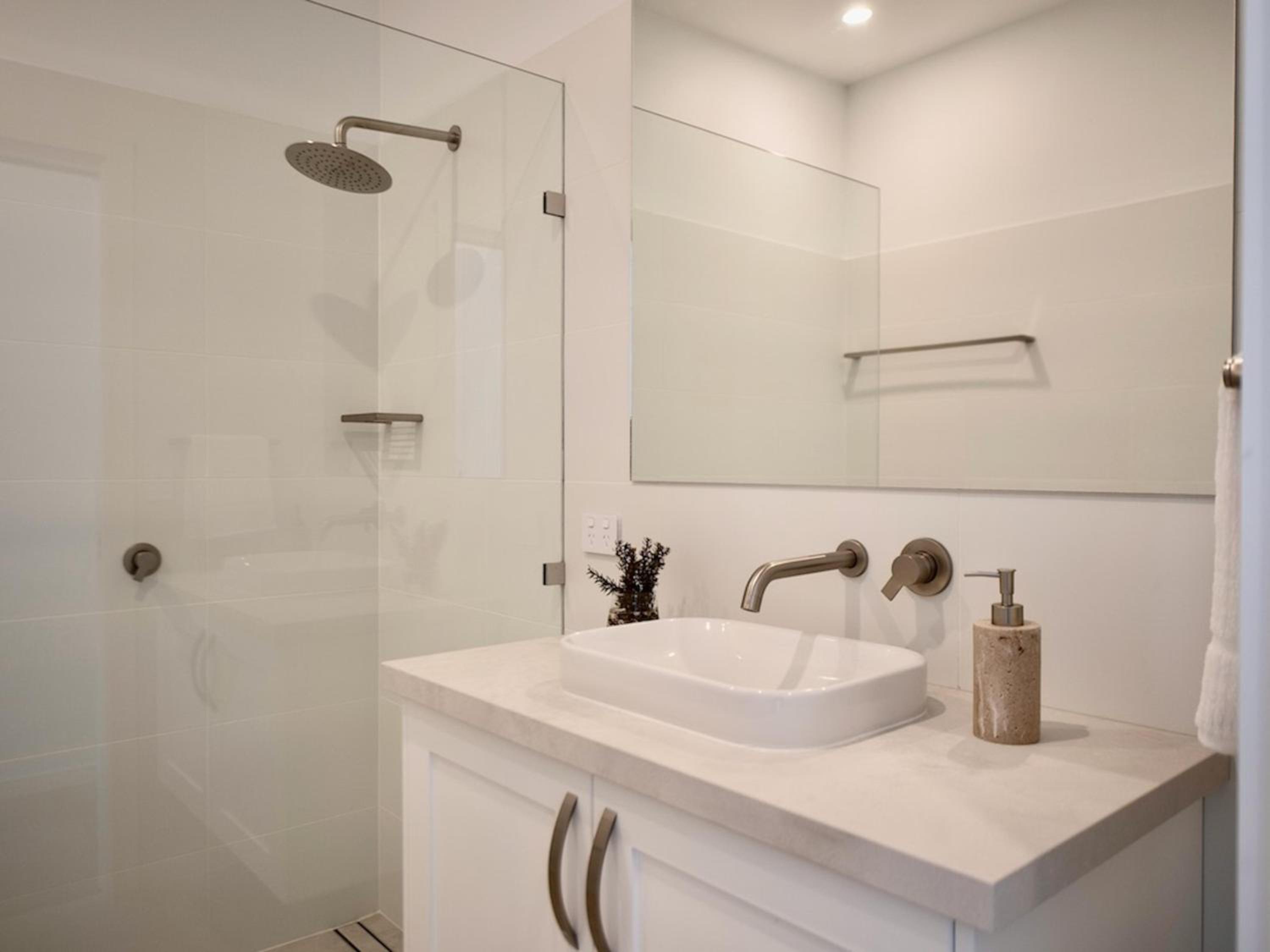 Apartment 01 The SS Karatta Sleeps 4