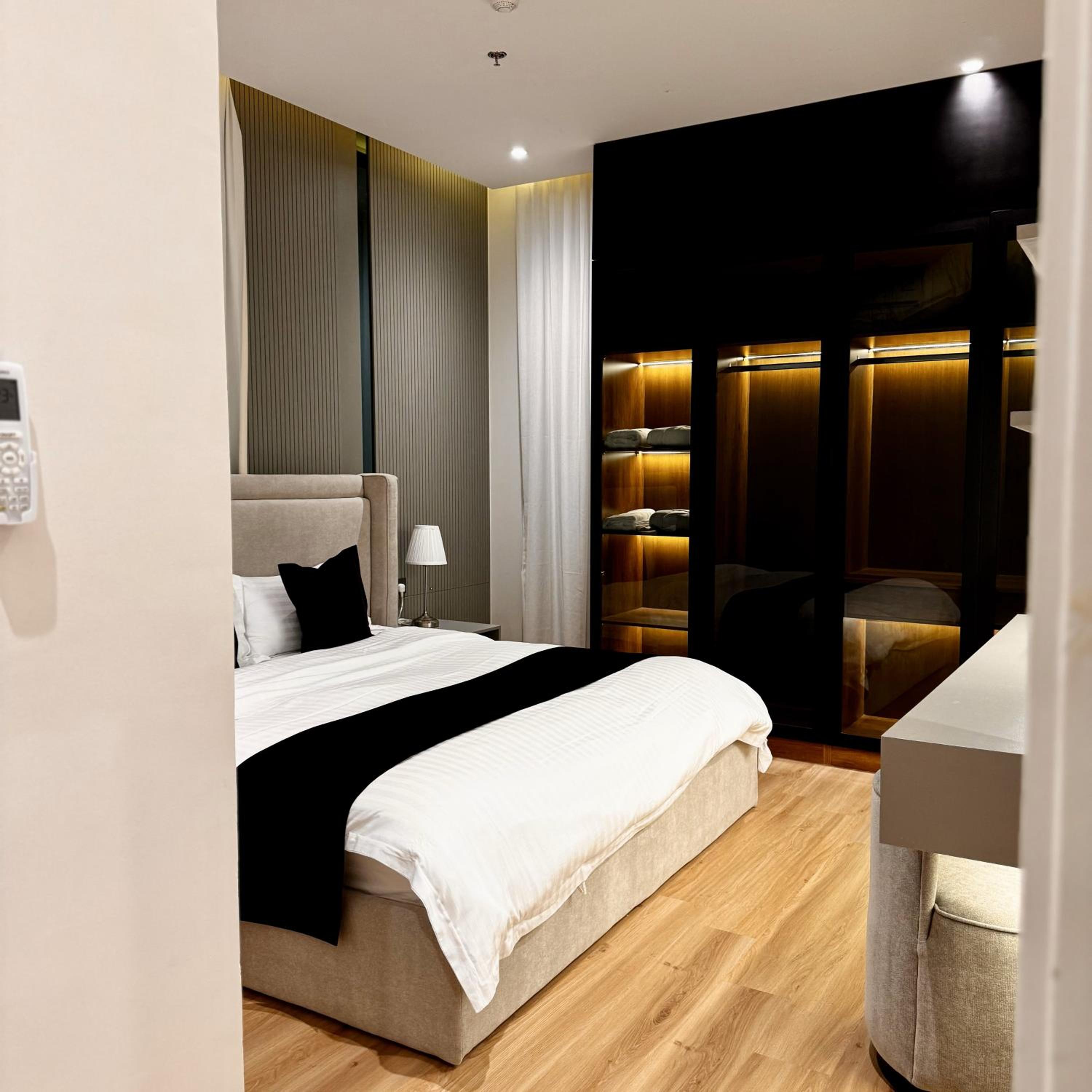 Luxury Smart Apartment A11