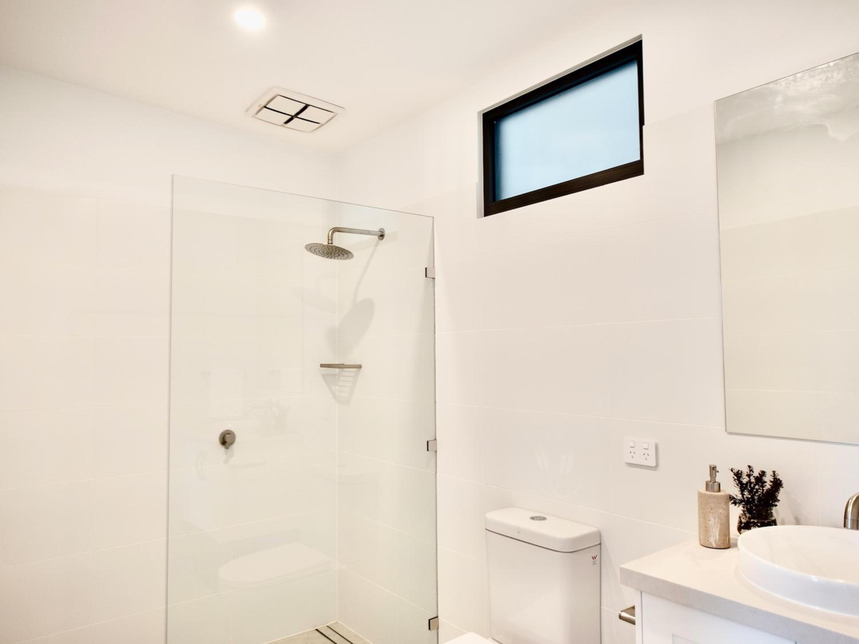 Apartment 02 The SS James Comrie Sleeps 4
