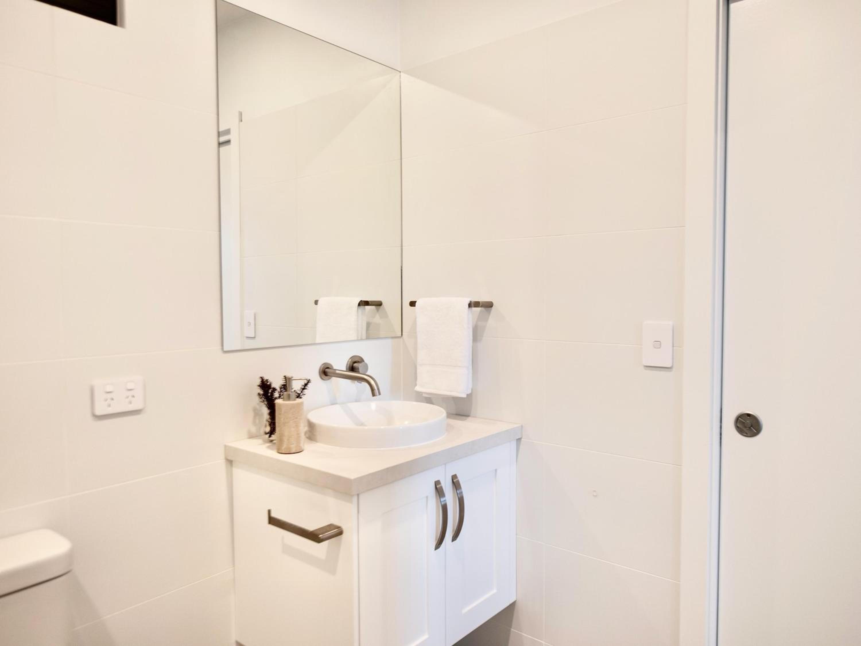 Apartment 02 The SS James Comrie Sleeps 4