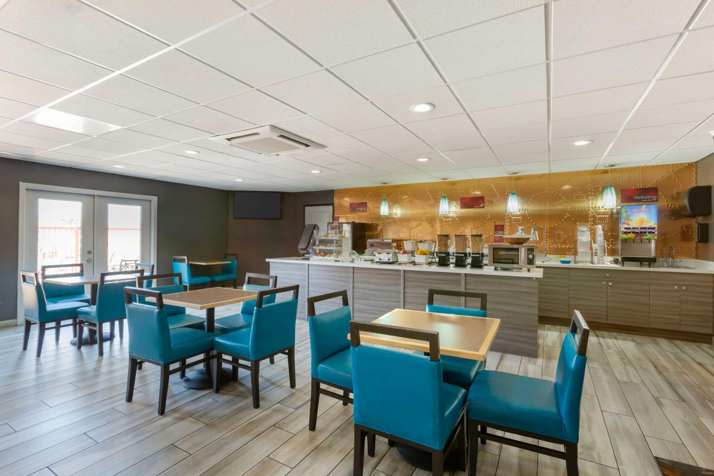 Sierra Vista Vacations - Best Western Plus Sun Canyon - Property Image 1