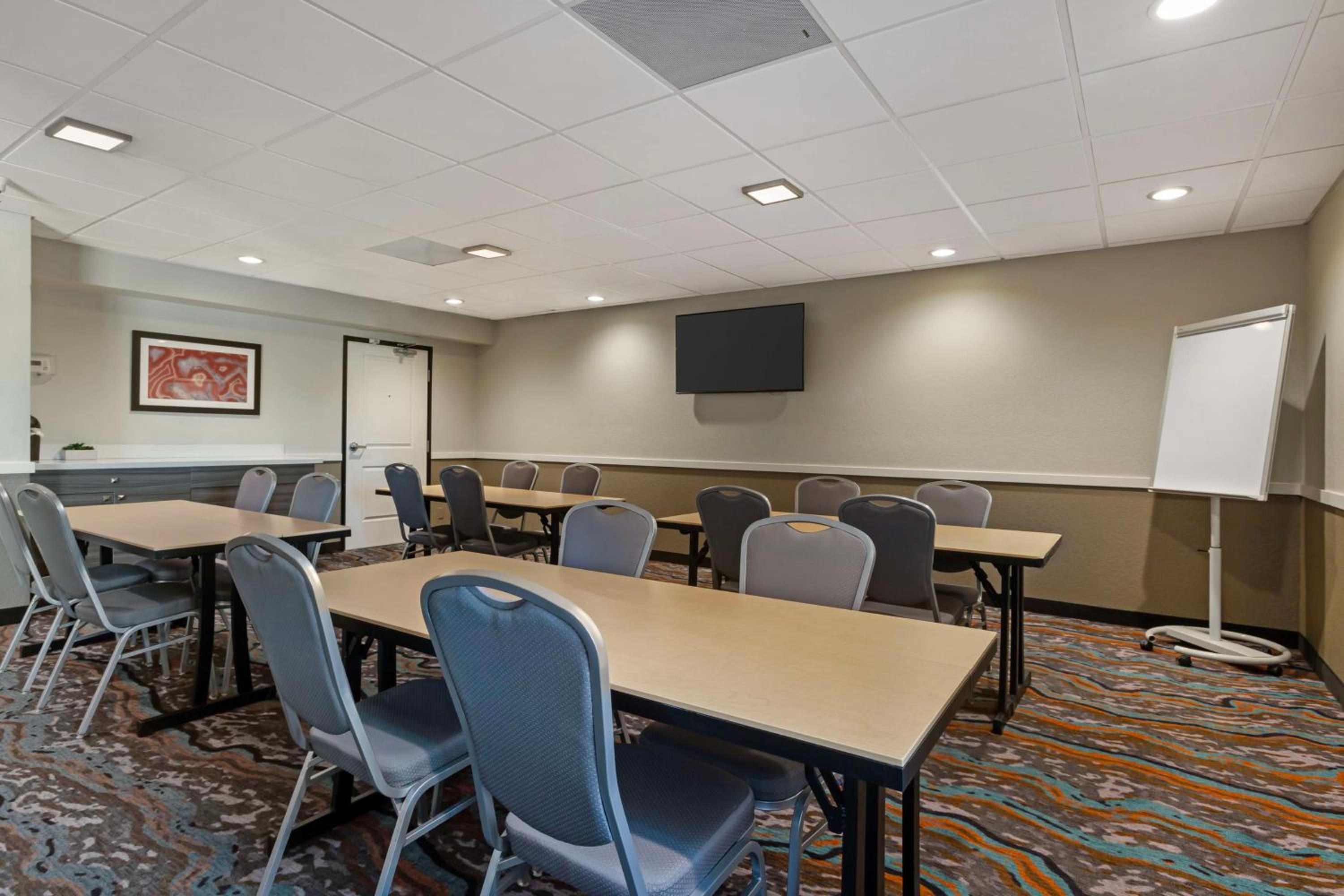 Sierra Vista Vacations - Best Western Plus Sun Canyon - Property Image 9