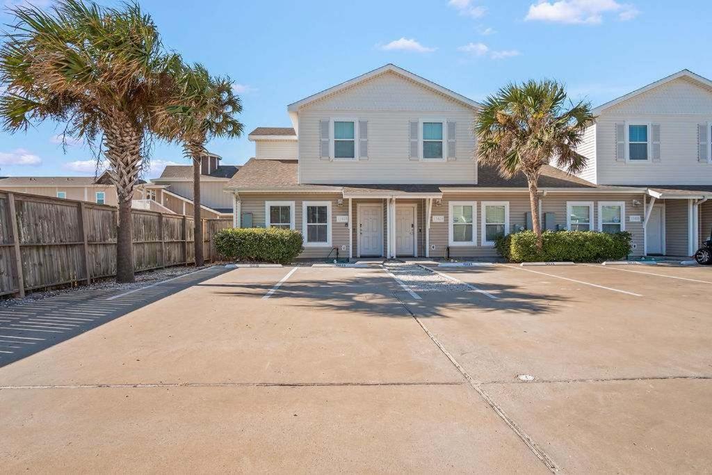3 Br Padre Isl Retreat Min to Beach Dog Friendly view 3