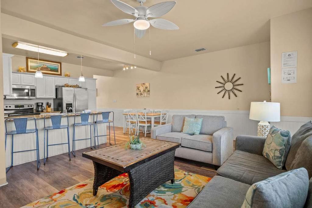 3 Br Padre Isl Retreat Min to Beach Dog Friendly view 5