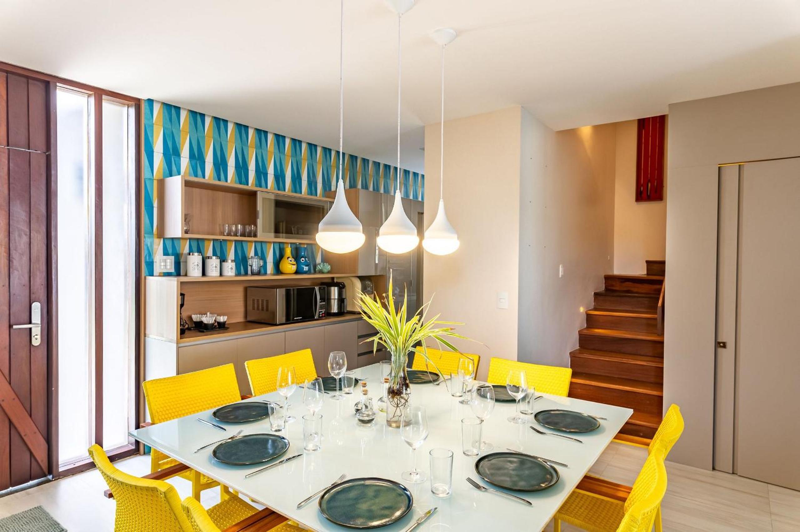 Awaken all your senses in this charming bungalow, situated in the heart of a luxurious seaside resort. A perfect refuge for those looking for comfort and p