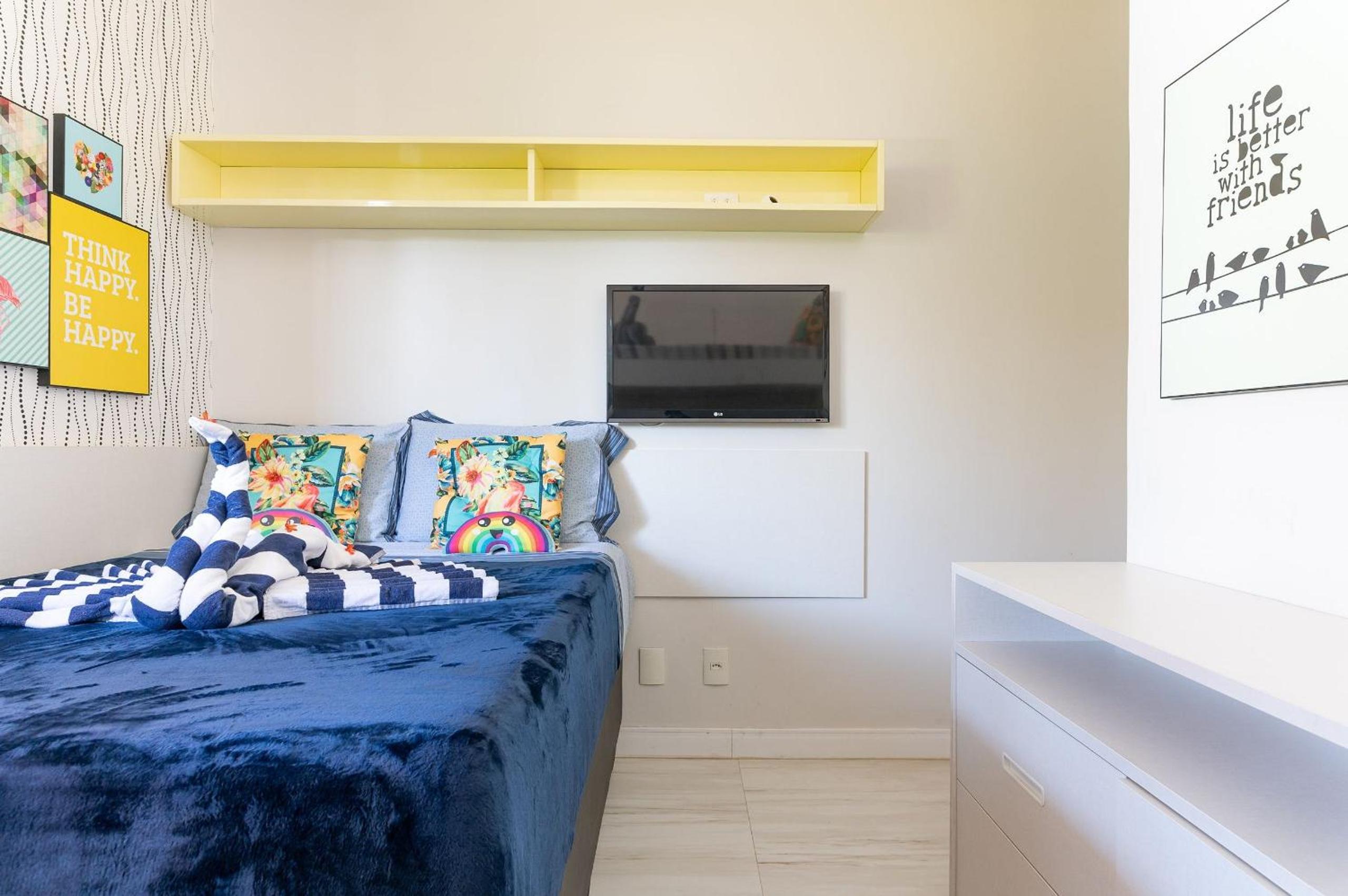 Awaken all your senses in this charming bungalow, situated in the heart of a luxurious seaside resort. A perfect refuge for those looking for comfort and p
