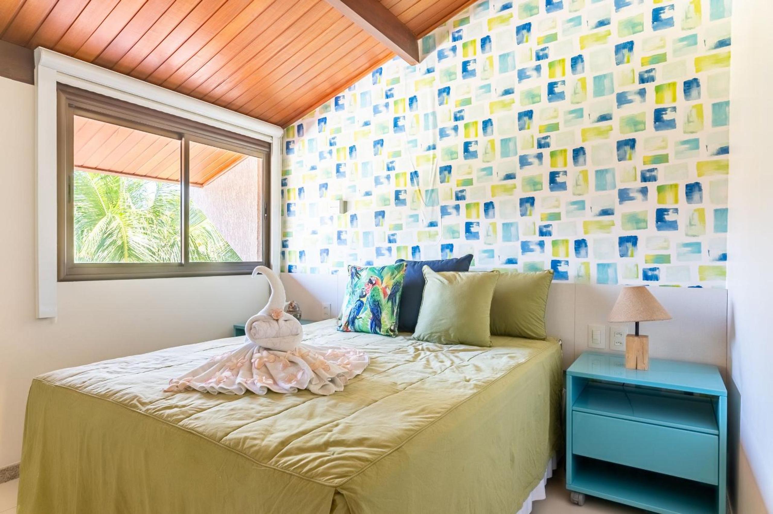 Awaken all your senses in this charming bungalow, situated in the heart of a luxurious seaside resort. A perfect refuge for those looking for comfort and p