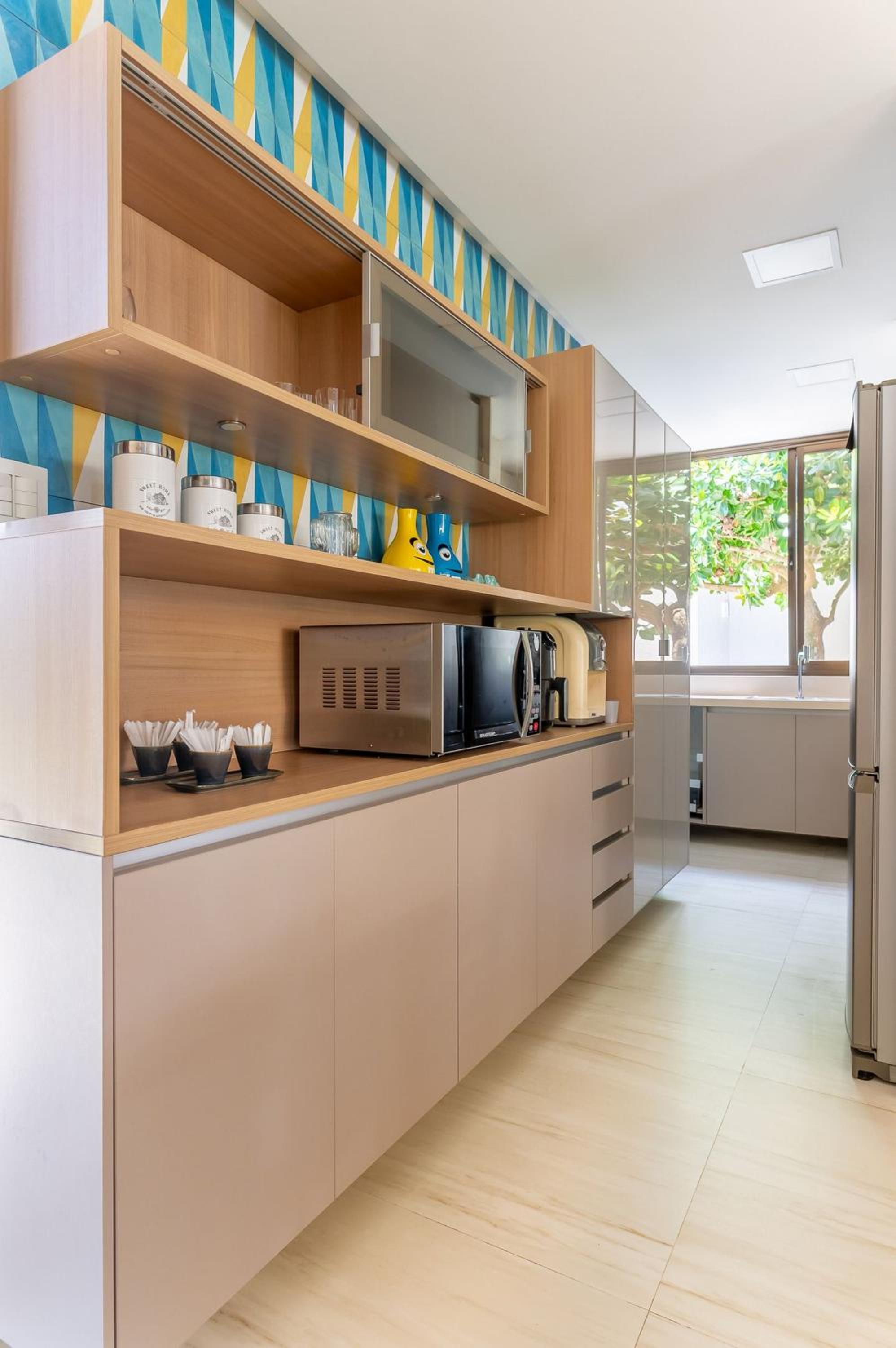 Awaken all your senses in this charming bungalow, situated in the heart of a luxurious seaside resort. A perfect refuge for those looking for comfort and p