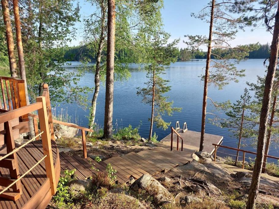 Lumous Forest Hut, Luontovire