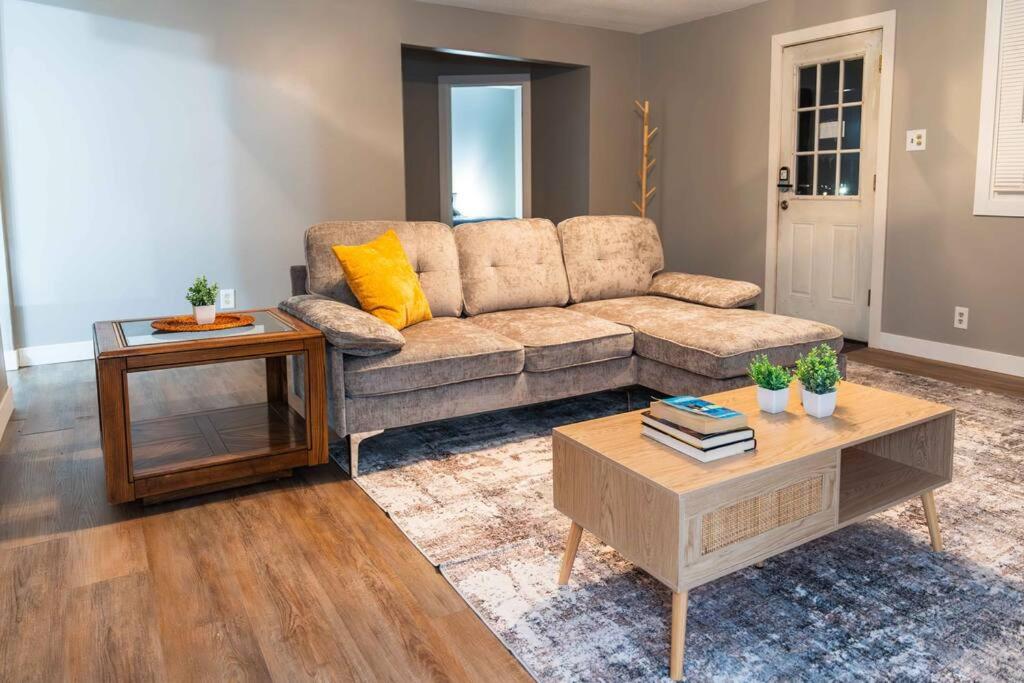 Coldwater Vacations - Cozy 3BR Haven - Property Image 1