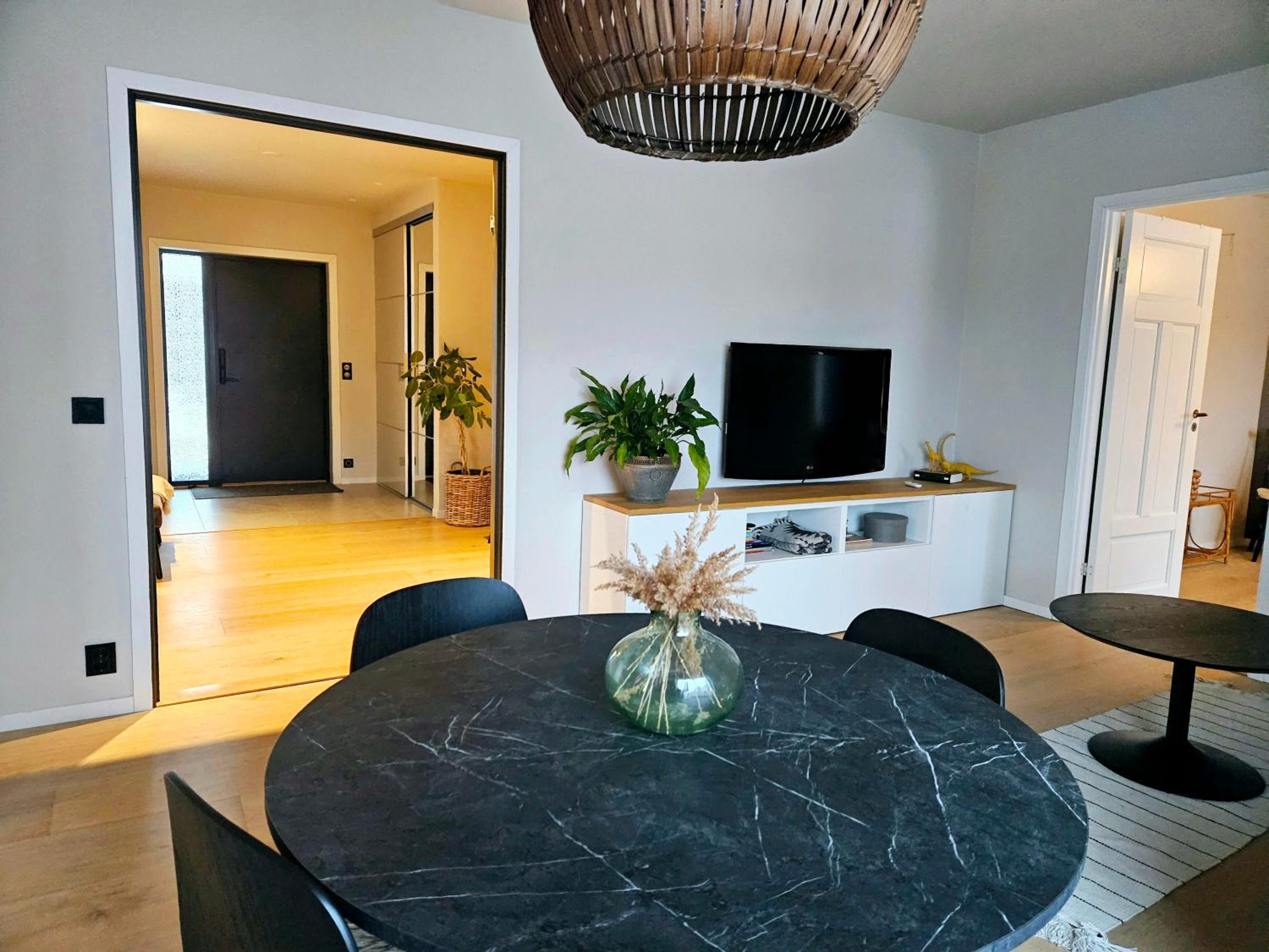 Egen del av modern villa i Kåge view 5