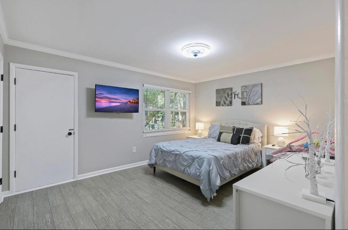 Private Balcony, Patio, Pool, Pets OK, Parking