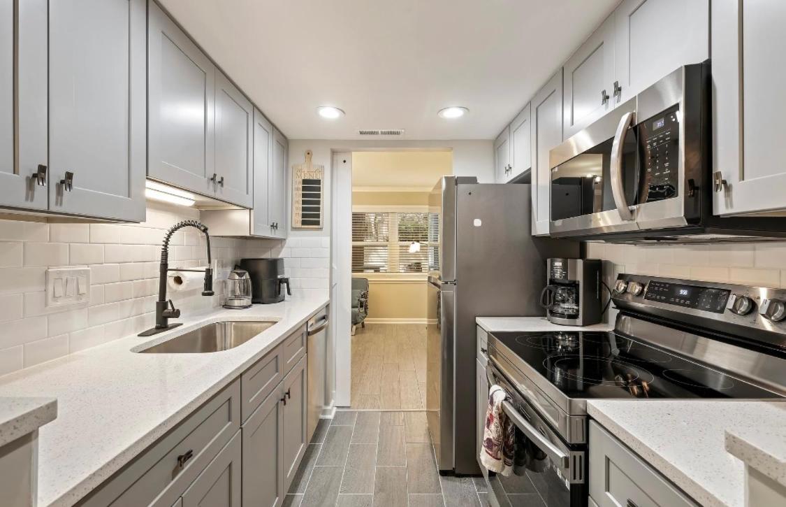 Private Balcony, Patio, Pool, Pets OK, Parking