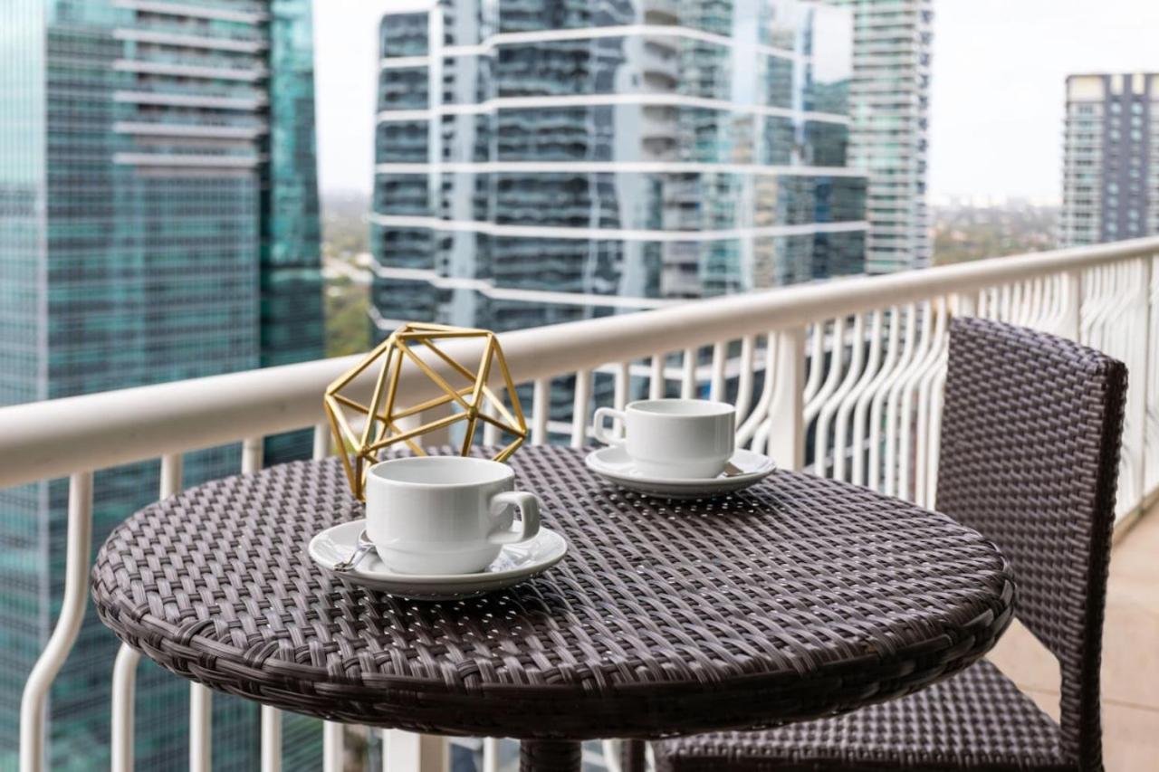 Brickell Bay Exclusive 2BR Condo Getaway with Sofa Bed