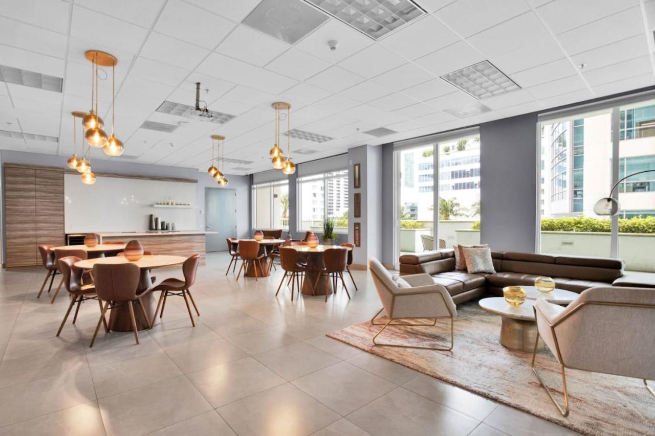Brickell Bay Exclusive 2BR Condo Getaway with Sofa Bed