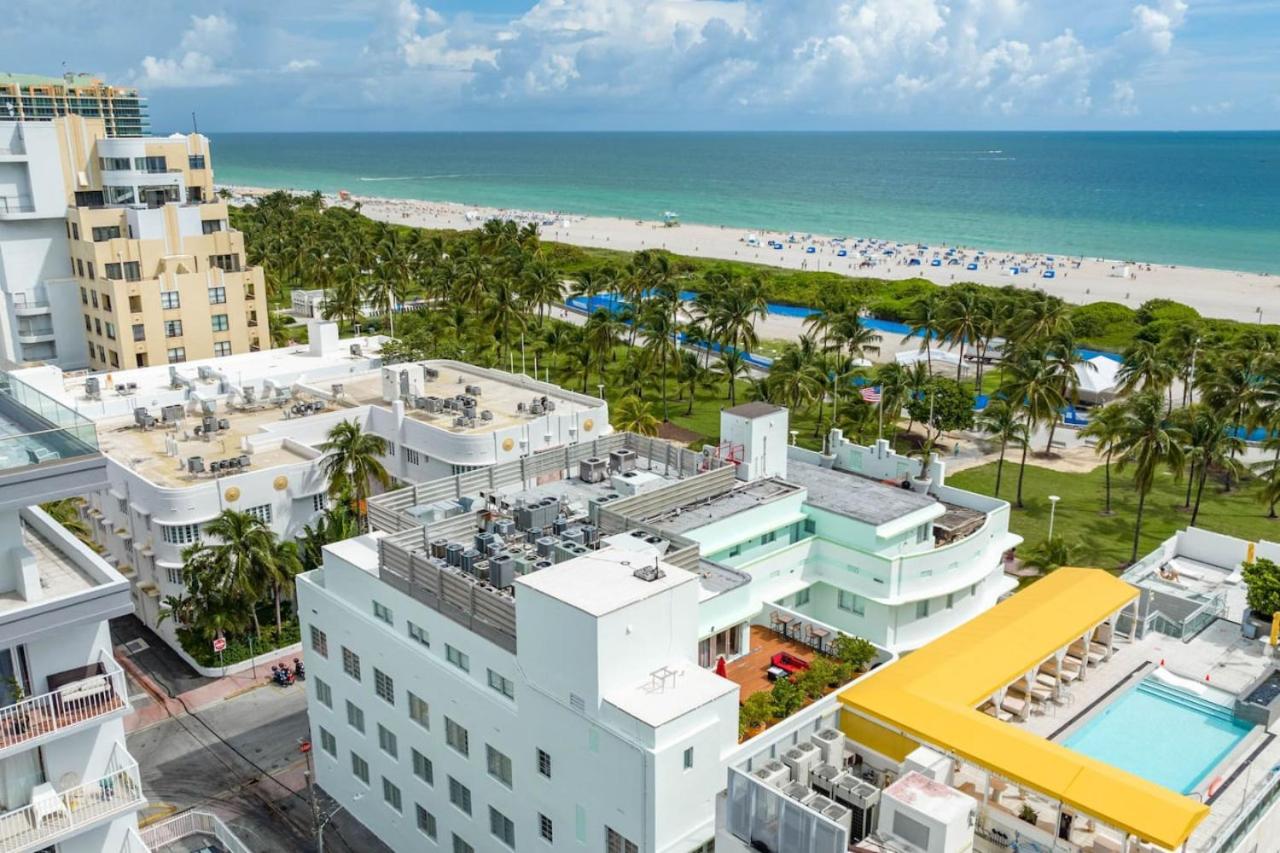 Luxury Large 1BR at The Carlyle SoBe Sleeps 4 view 4