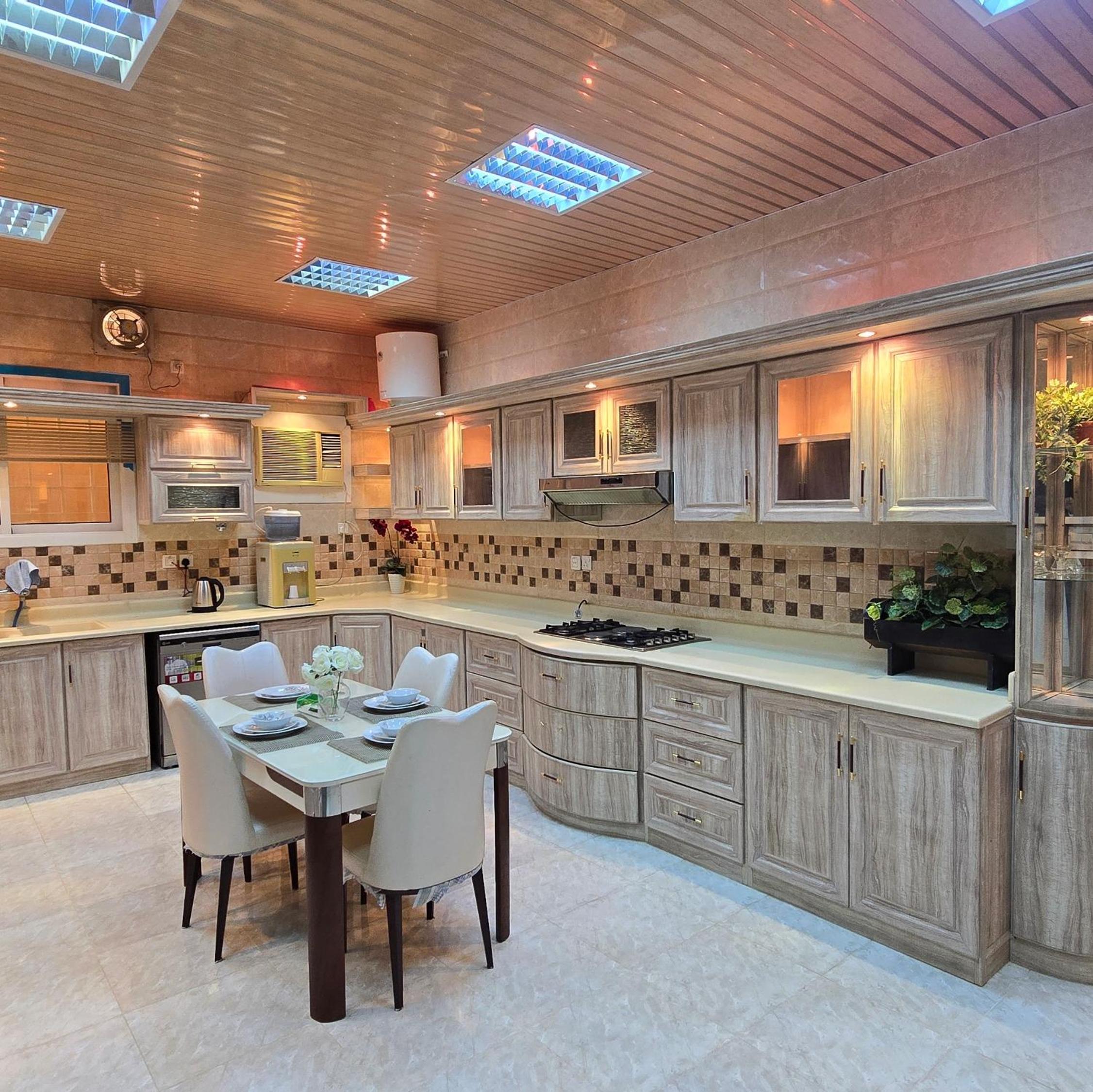Al Hamra Family Villa فلة الحمراء العائلية