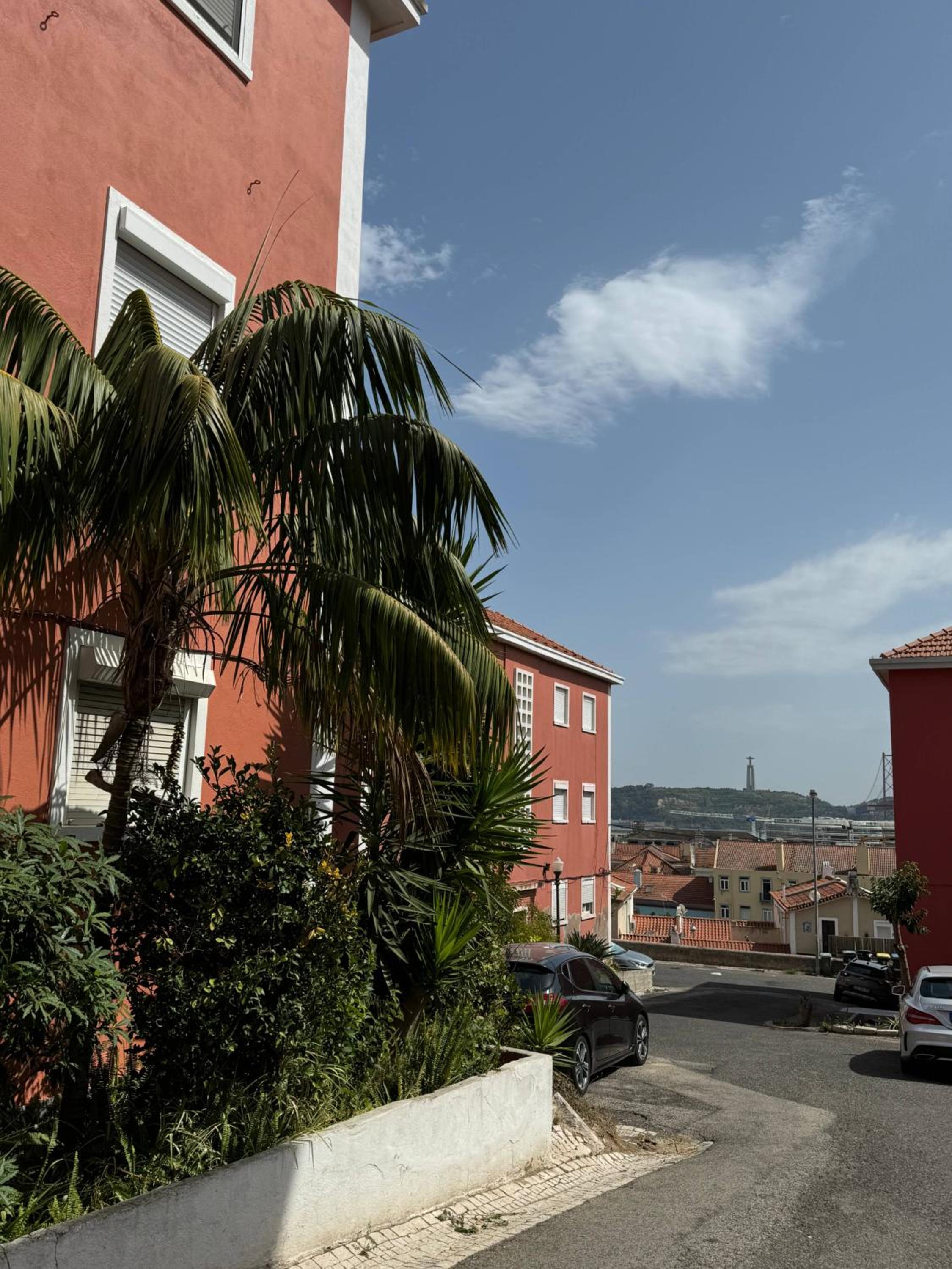 River 2-Bedroom Apartment with Terrace in Alcântara